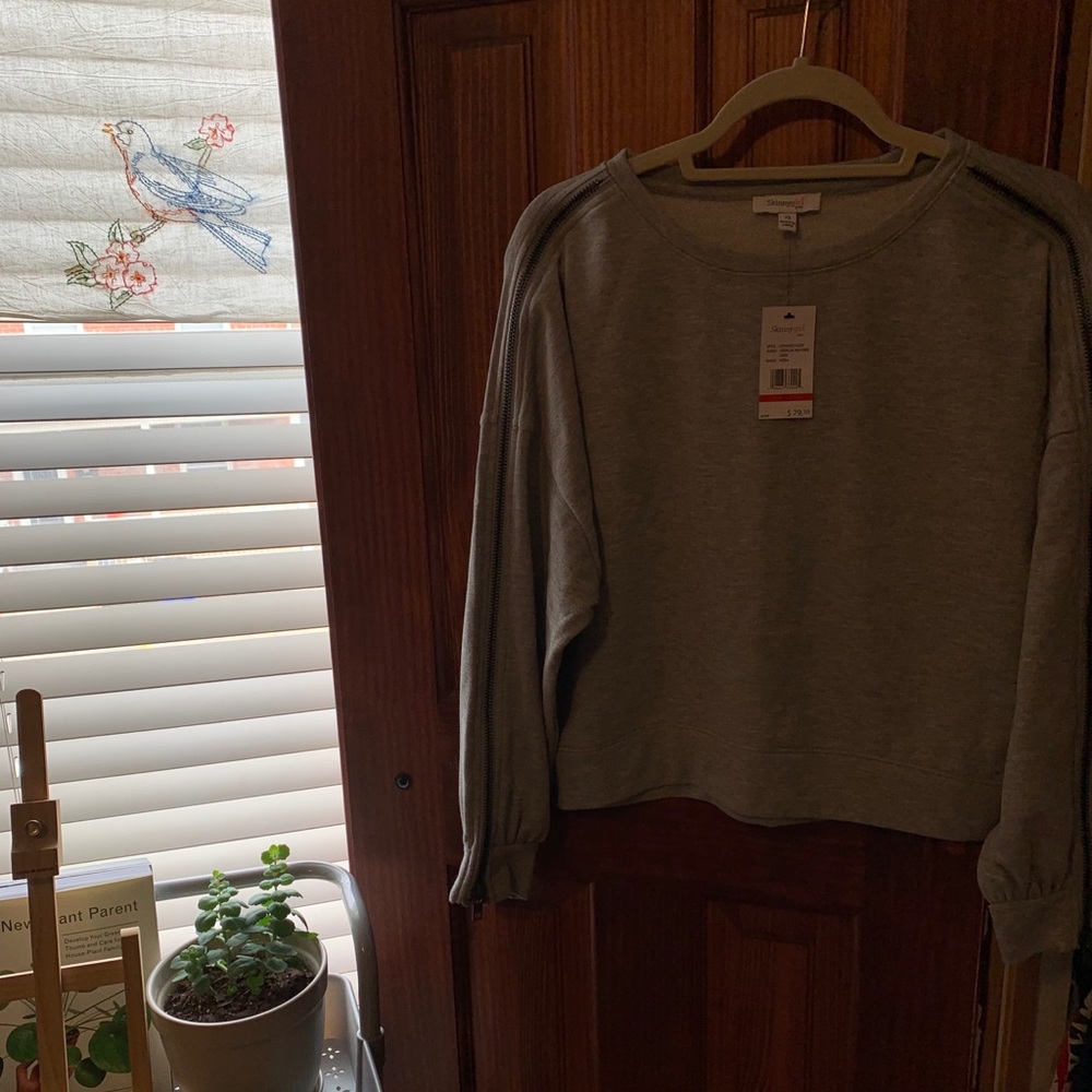 nwt gray sweater with zippered sleeves